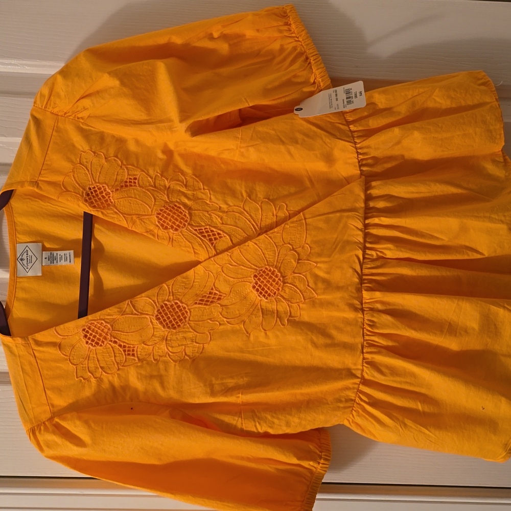ST. JOHN'S BAY BRAND WOMEN'S "MOCK ORANGE " SHORT SLEEVES SUMMER TOP SIZE SMALL
